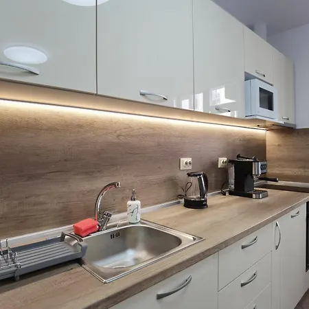 Cabacum Pleasure Beachfront - 50m To And Pool Апартамент Варна