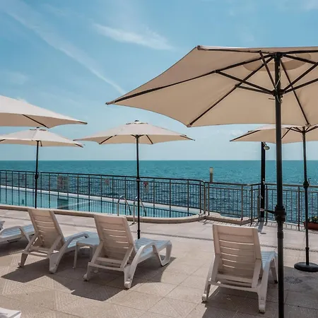 Апартамент Cabacum Pleasure Beachfront - 50m To And Pool Варна