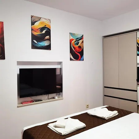 Cabacum Pleasure Beachfront - 50m To And Pool Апартамент Варна