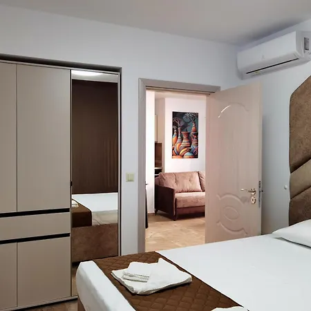 아파트 Cabacum Pleasure Beachfront - 50m To And Pool 바르나